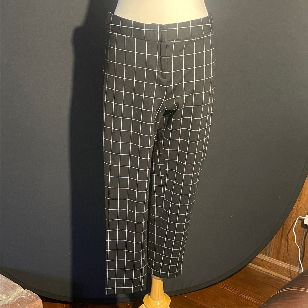 Amanda & Chelsea Black Checkered Capris
